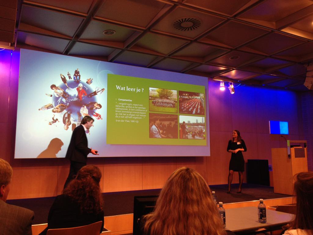 Leinveeninga's tweet photo. Spoed lesje "wat leer je eigenlijk bij de studentenverenigingen" door de LkvV #CRE15 http://t.co/ujJ7iL2OxK