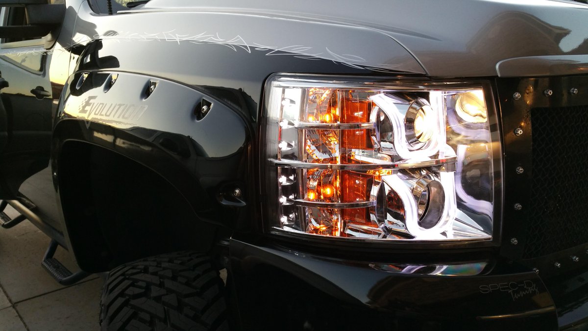 ToxicDiesel's tweet photo. Anzo USA Duramax Head Lights @toxicdiesel #AnzoUSA #ToxicDiesel #DieselPower http://t.co/RJkq7e0yW1