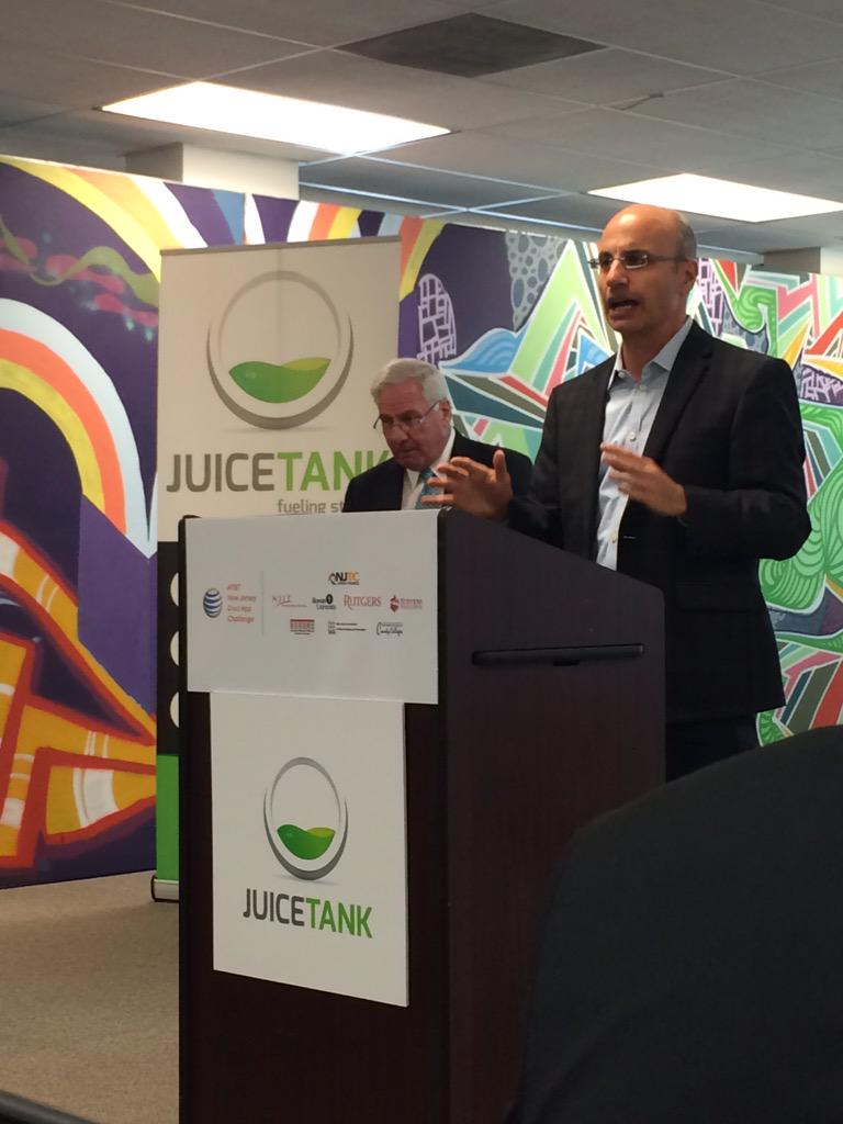 WeAreTechUnited's tweet photo. Our CEO @JamesBarrood speaking about #techtalent here in #nj @JUICETANK @ATT #NJATT #hackathon http://t.co/8T8xkf2ukz