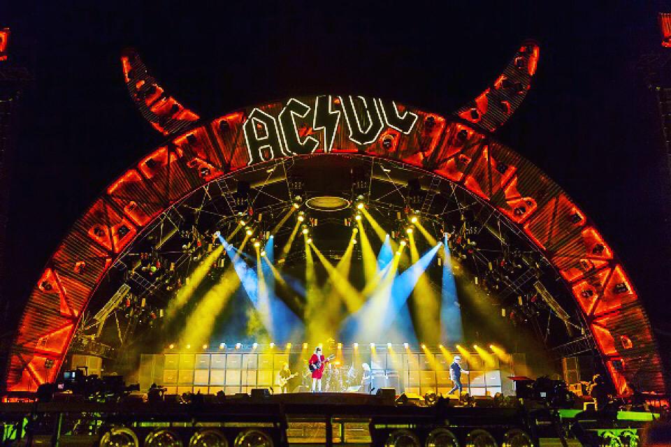 acdc's tweet photo. #RockOrBustWorldTour Chicago! Photo cred: Daniel DeSlover http://t.co/1CYbyxJIyu