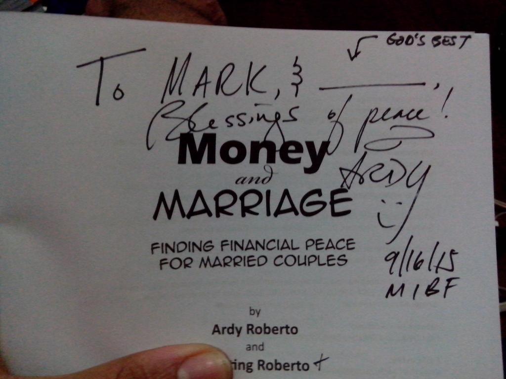 marxters's tweet photo. Pas @ardyroberto naappreciate ko po ang inyong message sa book. 
#mibf2015 
#MoneyandMarriage http://t.co/M5bqHzMZ9F