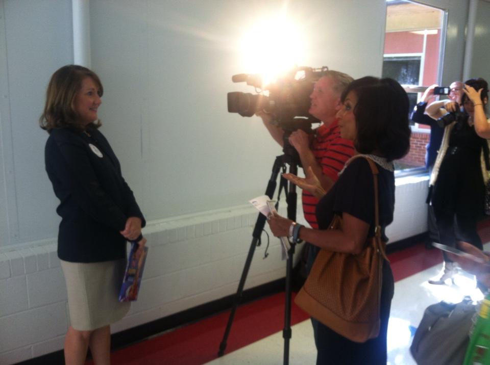 dougkufnerwcnc's tweet photo. @NC5 interviews Tennessee's First Lady, #CrissyHaslam http://t.co/dZJEviMj96