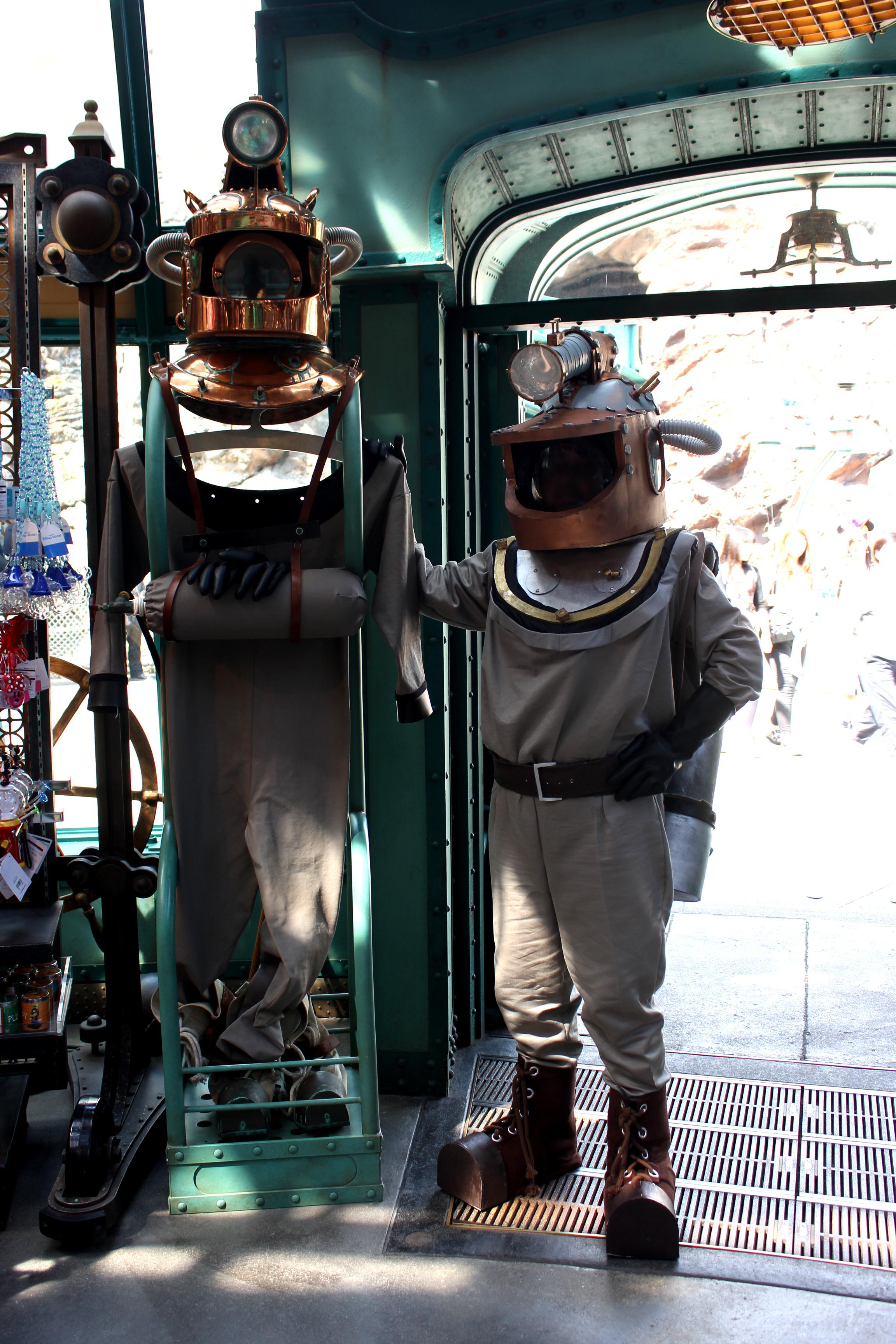 ディズニー 海底2万マイル ネモ船長 クルー ヘルメット レプリカ スタチュー ディズニー 海底2万マイル ネモ船長 クルー ヘルメット レプリカ