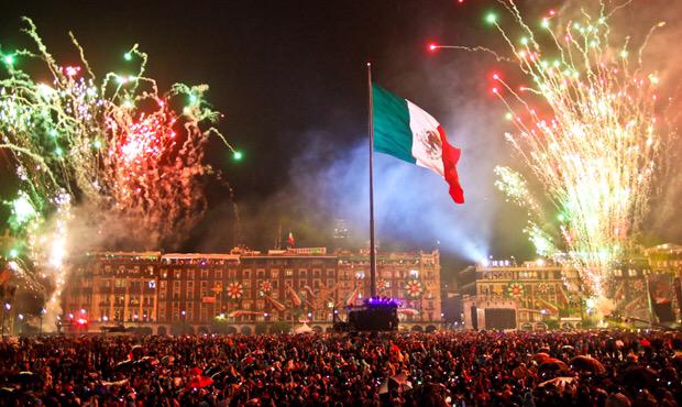 _nataliamarie's tweet photo. today I celebrate Donald Trump's least favorite holiday 🇲🇽🎉🇲🇽 cuanto te extraño mi México lindo y querido #VivaMexico http://t.co/hfAUfbQfQK