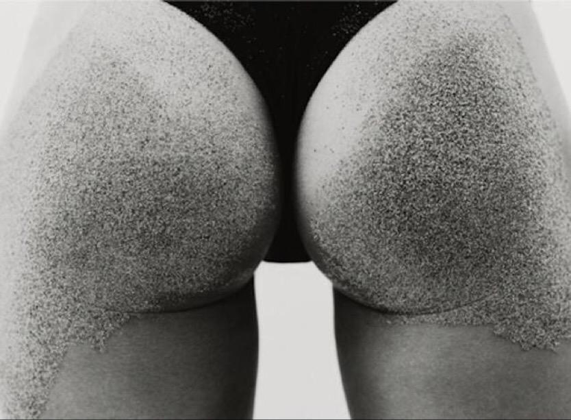MagicTapeworm's tweet photo. @TravTebow @hockey_mac @Monly1991 @tntradioempire Another #AssWednesday #RumpDay theme: #SandyAsses http://t.co/QzgyXPXjMV