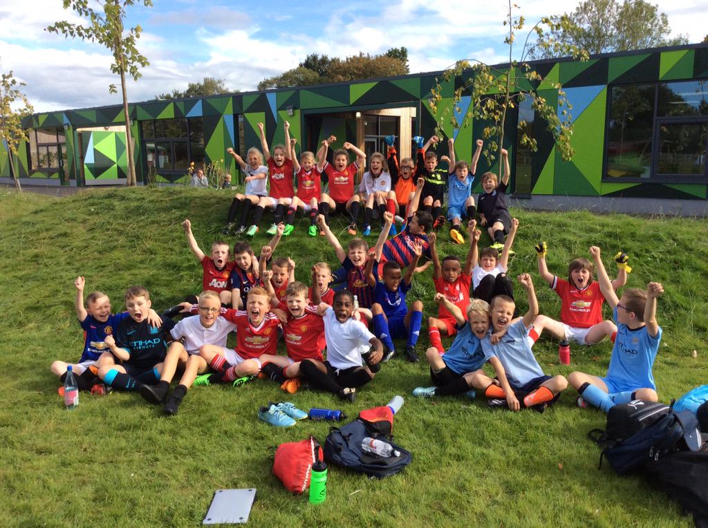 MissEvansLTPA's tweet photo. Our @Year5LTPA @Year6LTPA @Year4TLTPA @Year4LLTPA stars trying out for the football team tonight.Good luck everyone! http://t.co/TTG5QOUAyC