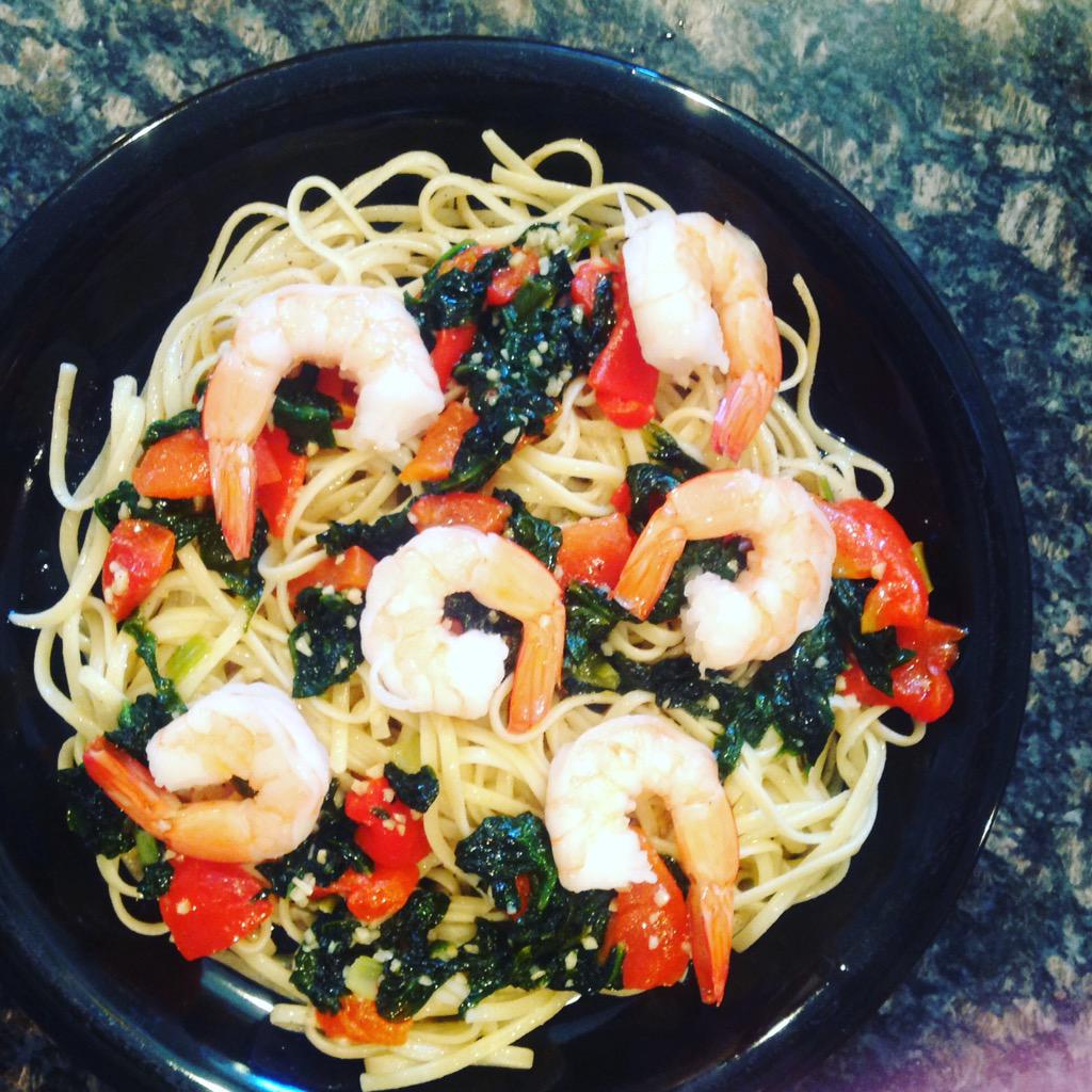 Procooks's tweet image. Shrimp and Linguini w/Spinach &amp;amp; Roasted Red Peppers on pro-cooks blog today! #shrimp#spinach#recipes