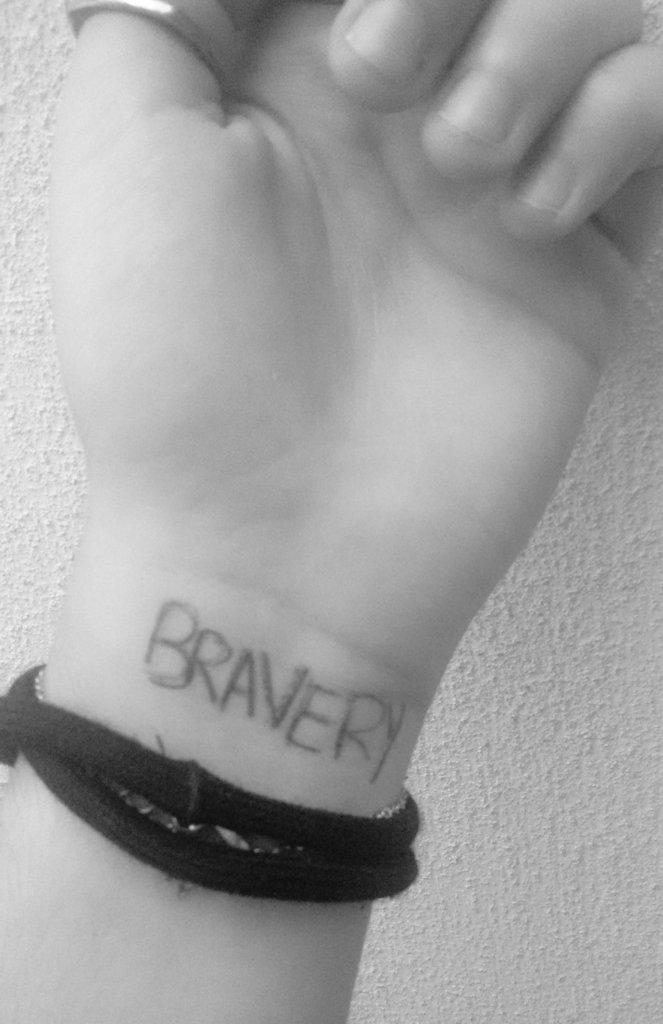 yuhprs's tweet photo. love is love #projectbravery http://t.co/oSlR2L0cVe