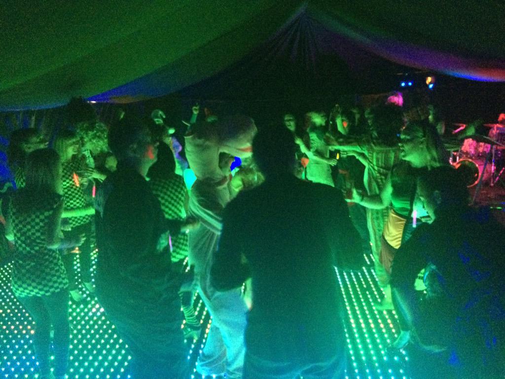 eventplanneruk's tweet photo. #80sNight #LEDfun http://t.co/TpMVmgzz9F