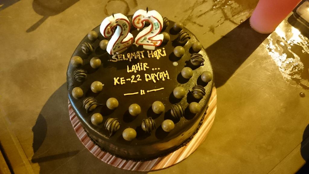 lollydoll's tweet photo. Wahh awalnyaa,  in advance.  Thanks korang,  love you gaiss 😍 http://t.co/fhA3pxSywu
