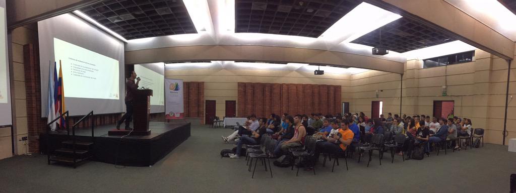 A_UnClic's tweet image. Ahora en @lauao cómo crear un #VideoJuego #MaratónCreativa #TeleworkWeekCo