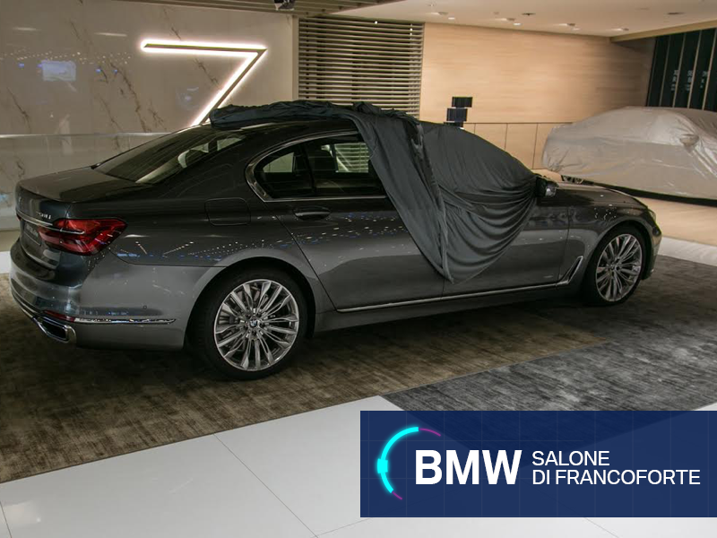 BMWItalia's tweet photo. #BMW #Serie7 promette #lusso e #Innovazione con #GestureControl,  #TouchCommand e #RemoteControlParking. #IAA2015 http://t.co/kWxOIWy3Bs