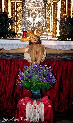 SSantaParadas's tweet photo. EN IMÁGENES: Besapiés del Stmo. Cristo de la Vera+Cruz. http://t.co/GEoIqL5cFj http://t.co/3BrrHfq0Bi