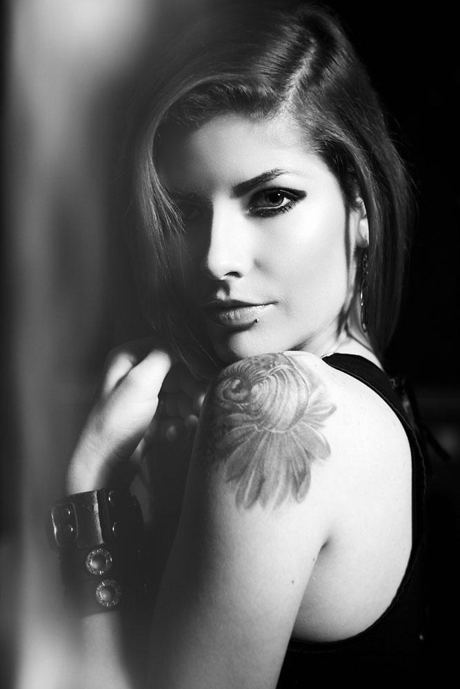 photomodelcom's tweet photo. Crisp monochrome from photographer Jan Safar. 
More of Jan's work here: http://t.co/ac1CjP8BdN http://t.co/UzkYtbg59n