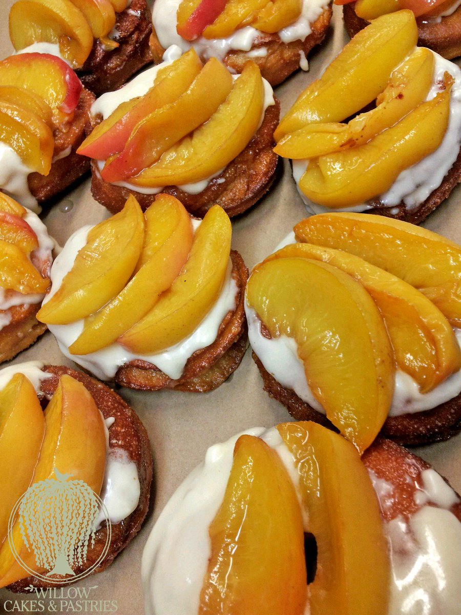 Willow_Cakes's tweet photo. Poached peach #croughnuts for tonight's LAST #suppermarket of the season! #getemwhileyoucan http://t.co/CLecY5QiuN