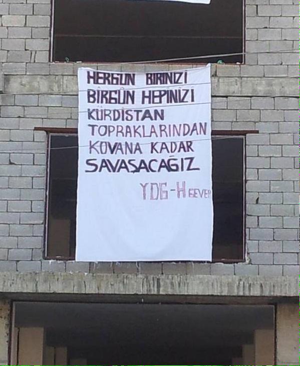 RoJJano's tweet photo. Hergün birinizi ,

Birgün hepiniz ,Bu topraklardan kovacağız http://t.co/KRJWPJ3PpX