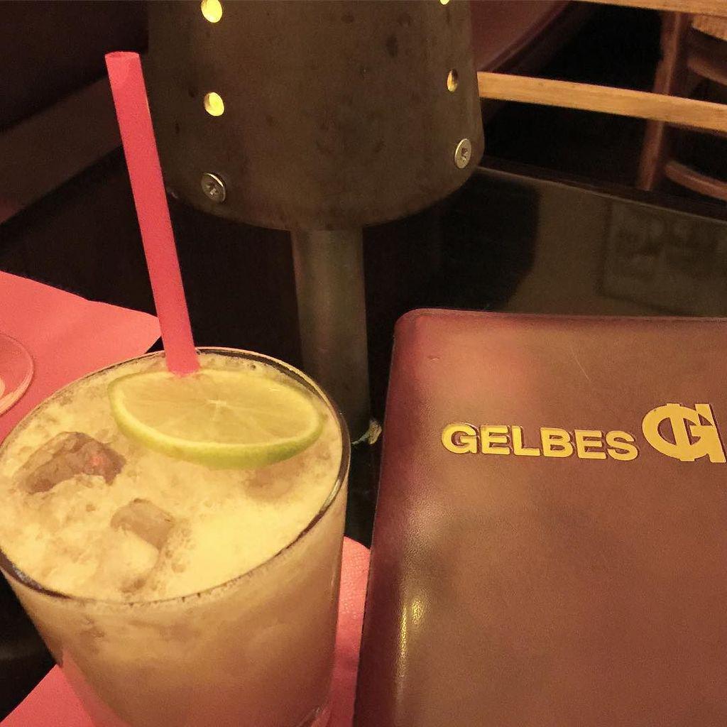 bushcook's tweet photo. Standesgemäß in Franken: Quitte Sour #Franken #nürnberg #instaspirit #bar http://t.co/6ve8DxneGq