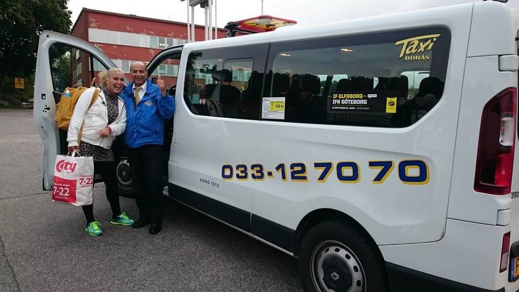 AminaOLena's tweet photo. Taxi Borås! Alltsåååå som hjälper Gult! 💖💖 #taxiborås #tv4spring #TV4Spring http://t.co/F37mX1Ggyz