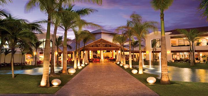 GoDomRep's tweet photo. From kid-friendly vacations to wedding day celebrations, @DreamsPBeach #PuntaCana has endless fun in the sun. http://t.co/sbzktIJy95