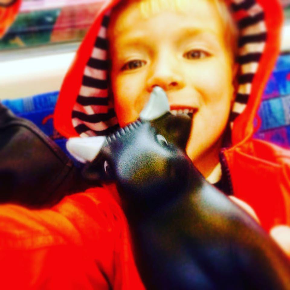 BernieJMitchell's tweet image. #515photo - small child photo bombed by Raging Bull #techMap