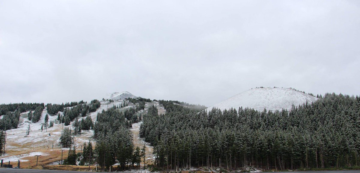 VisitBendOR's tweet photo. Didja see the fresh dusting of snow on @mtbachelor this morning #InBend? http://t.co/zbP8dWgU1g