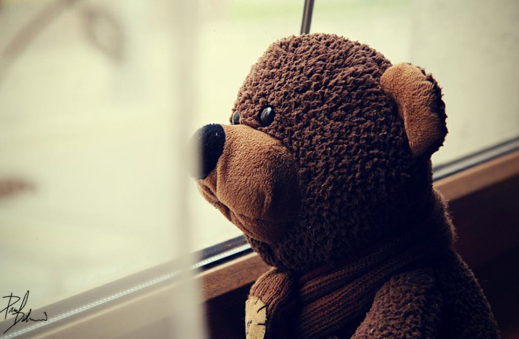 Madhuperivela's tweet photo. The moment u realise ur valuing a person who dosnt evn care ur alive, u feel d wrld fall down... #justmetime #wtf http://t.co/u6aT2MkG28