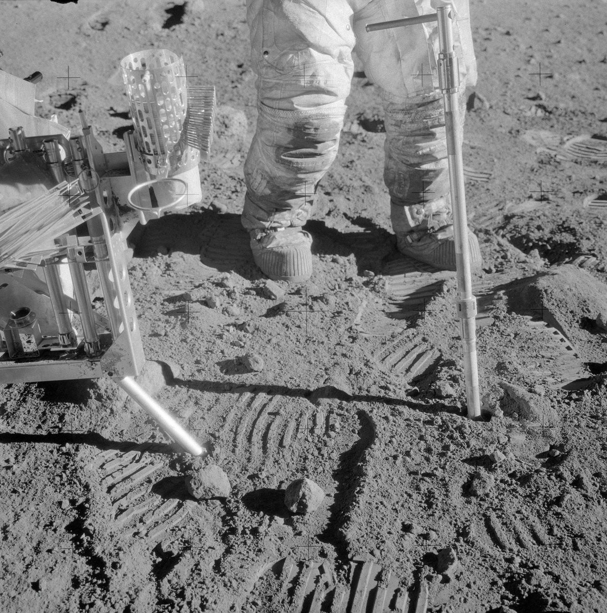 munsellcolor's tweet photo. What was done with #lunar rock &amp; core samples brought back from #Apollo missions? https://t.co/7plguZ8IQG https://t.co/9qzIpVmaF7