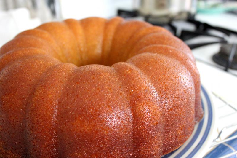 ChefVaughn518's tweet photo. Kentucky Butter &amp; Butter Rum Cake! Slice, half, whole! Cafe @277-6223  #yeahTHATgreenville  #eatlocalGVL Lunch too! http://t.co/pMGXM5opfq