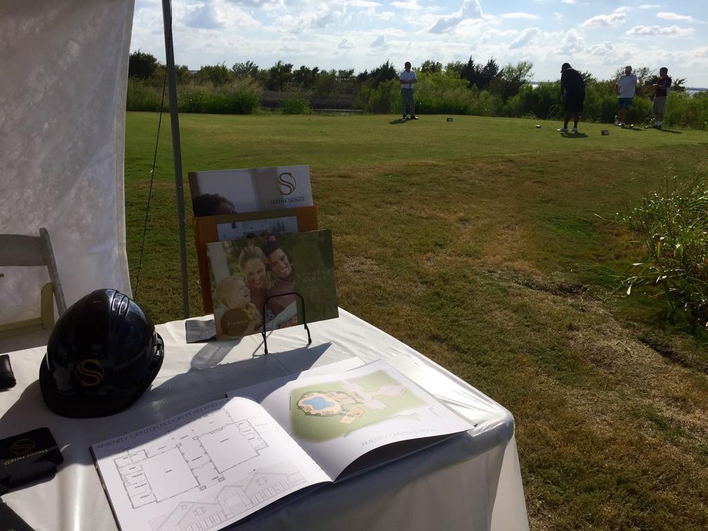 A2AProperty's tweet photo. Yesterday's 4th Annual @areaa Charity #GolfTournament  yesterday w/ @SereneHomesUSA! #DFW #HomeBuilders #NewHomes http://t.co/JmsPbhGHw0