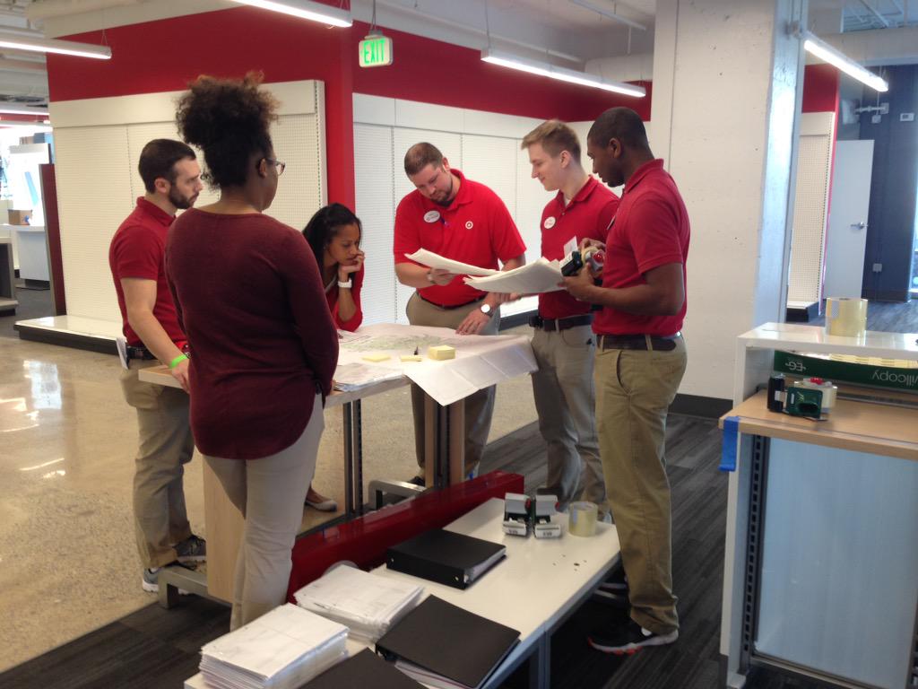 New store fun! While the STLs are away the ETLs Run It!! Flexible Format Rosslyn #G499 #D412 #shopRosslyn