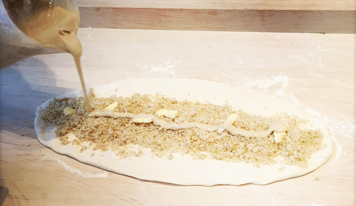 babajipidesalon's tweet photo. The #WalnutandTahiniPide is a sweetened variation of the classic savory pide. #dessert #brunch #perfectpide http://t.co/5Cx5hReRbv
