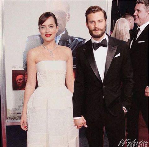 cassthai_Ferin's tweet photo. @angeladornan Awwww♥♥ @TrevelanGrey @hanastasia50 @lifeisbeautif_s @christian1_ana @MissBovary84 @vinanurwanita2 http://t.co/qUwhuyAU0H
