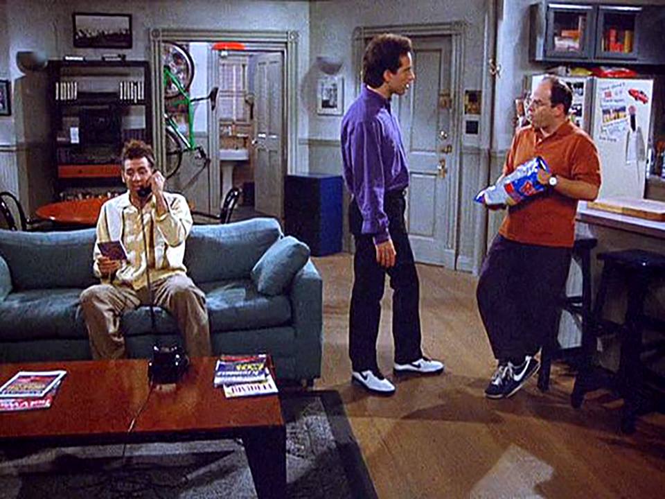 "Again with the sweatpants?" “The Pilot, PT 1” is on #Seinfeld tonight! http://t.co/oZtYidTpVx