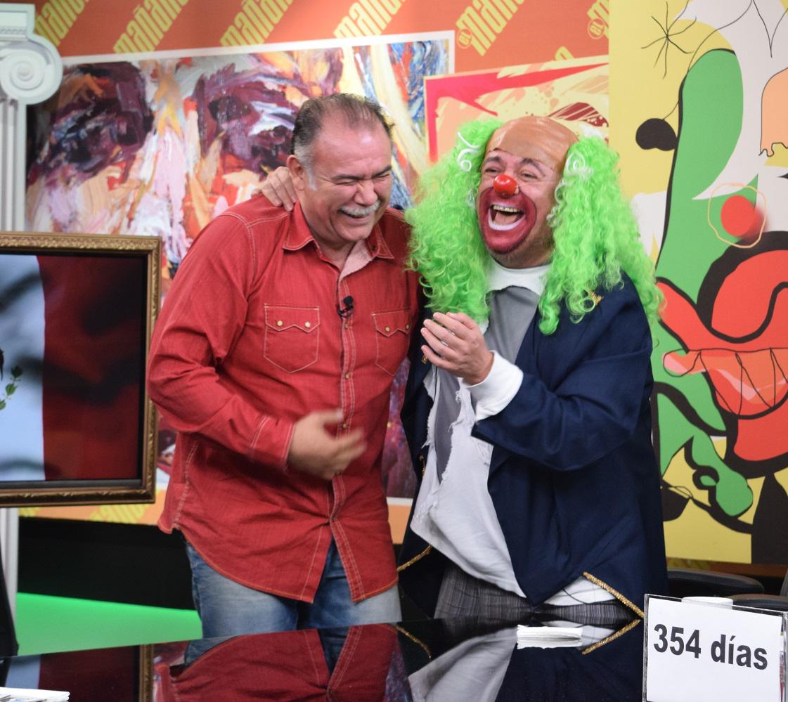 brozoxmiswebs's tweet photo. Hoy se estrena en más de 300 salas “Por Mis Bigotes” donde Jesús Ochoa presume larga pilosidad. ÓRALE! http://t.co/x41cjPrSC9