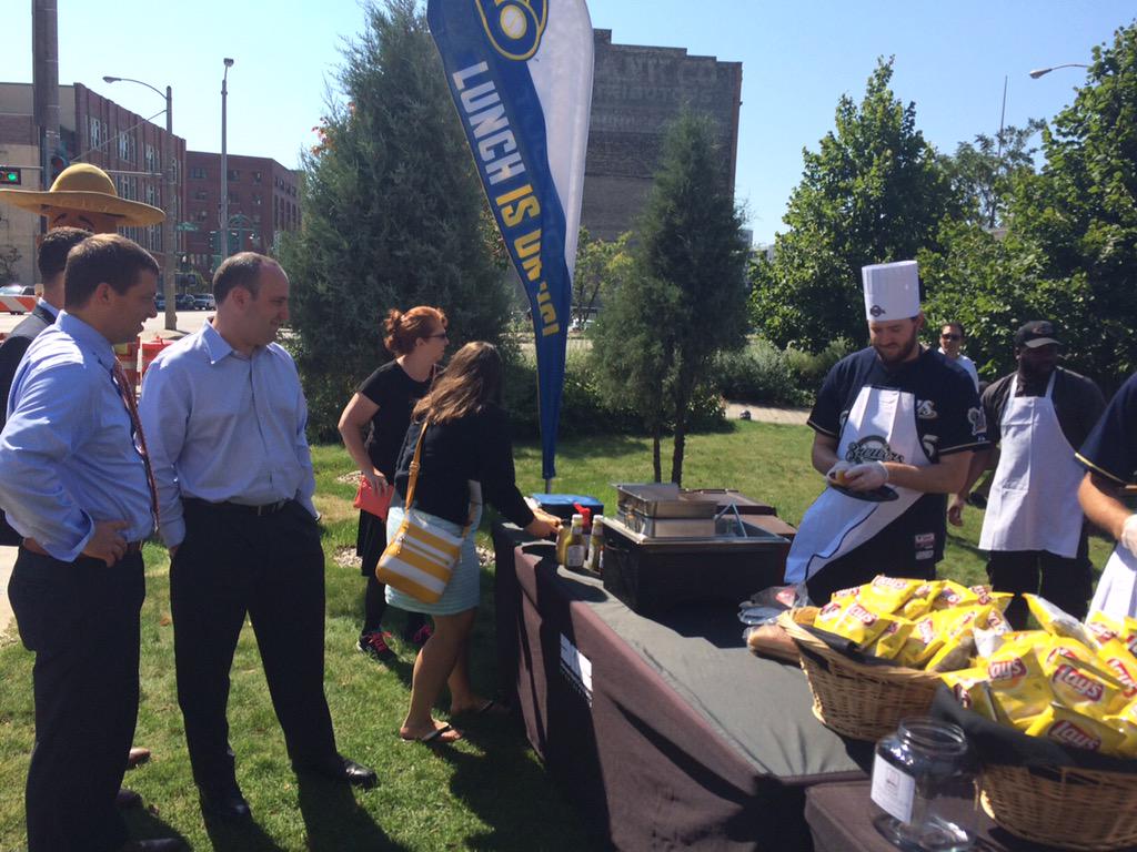 Brewers's tweet photo. There IS such a thing as a free lunch! #Brewers #CookoutWithTheCrew http://t.co/mtsDxfIFoo