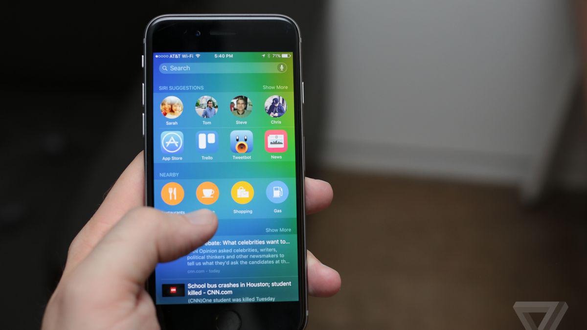 verge's tweet photo. Apple iOS 9 is now available for download http://t.co/FumhAoSHRI http://t.co/lO1JU9sMuy