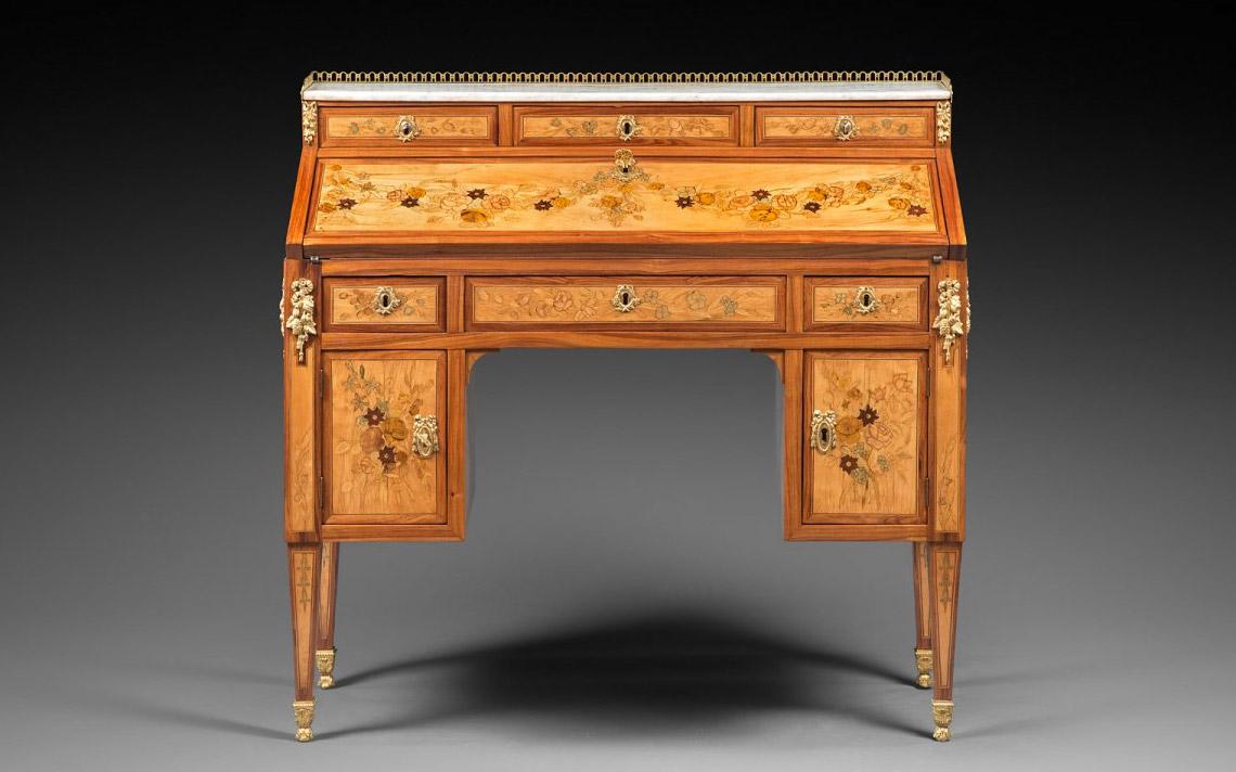 anticstore's tweet photo. Rare bureau en pente Louis XVI estampillé C. Topino - Galerie Wanecq
>> http://t.co/m2vNB4BmO2 http://t.co/XjFXuwjgx7