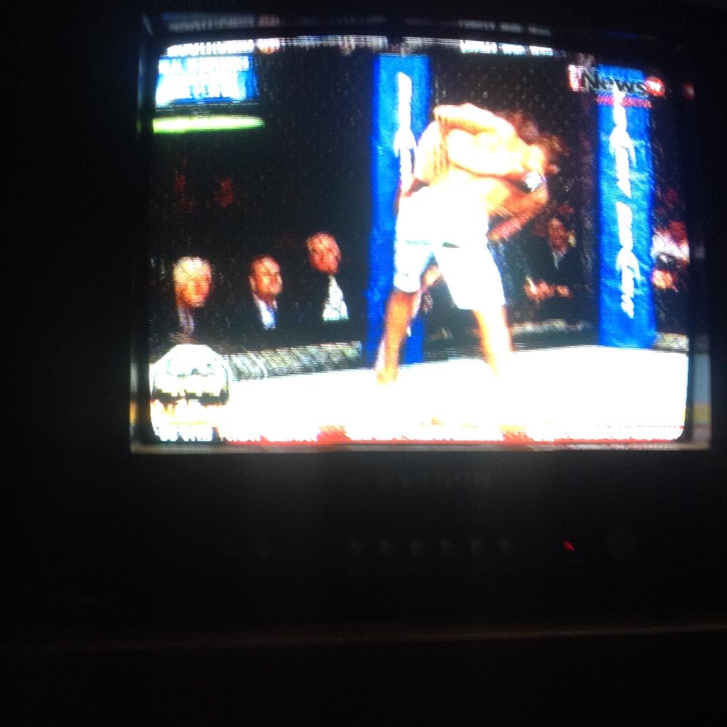 Pulang kerja,,,Tengah MLM nonton UFC di Inews TV jakarta jadi tambah melek matanya heee,,,,