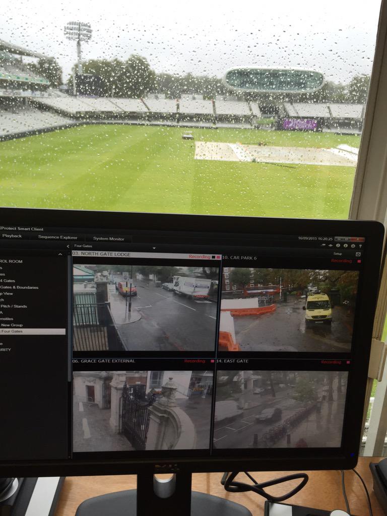 LAS_TacAdvisor's tweet photo. Popped in to @HomeOfCricket ahead of Saturday's match. The CCTV is checking out our command support vehicle #LASCSV http://t.co/Dk5bDElG2m