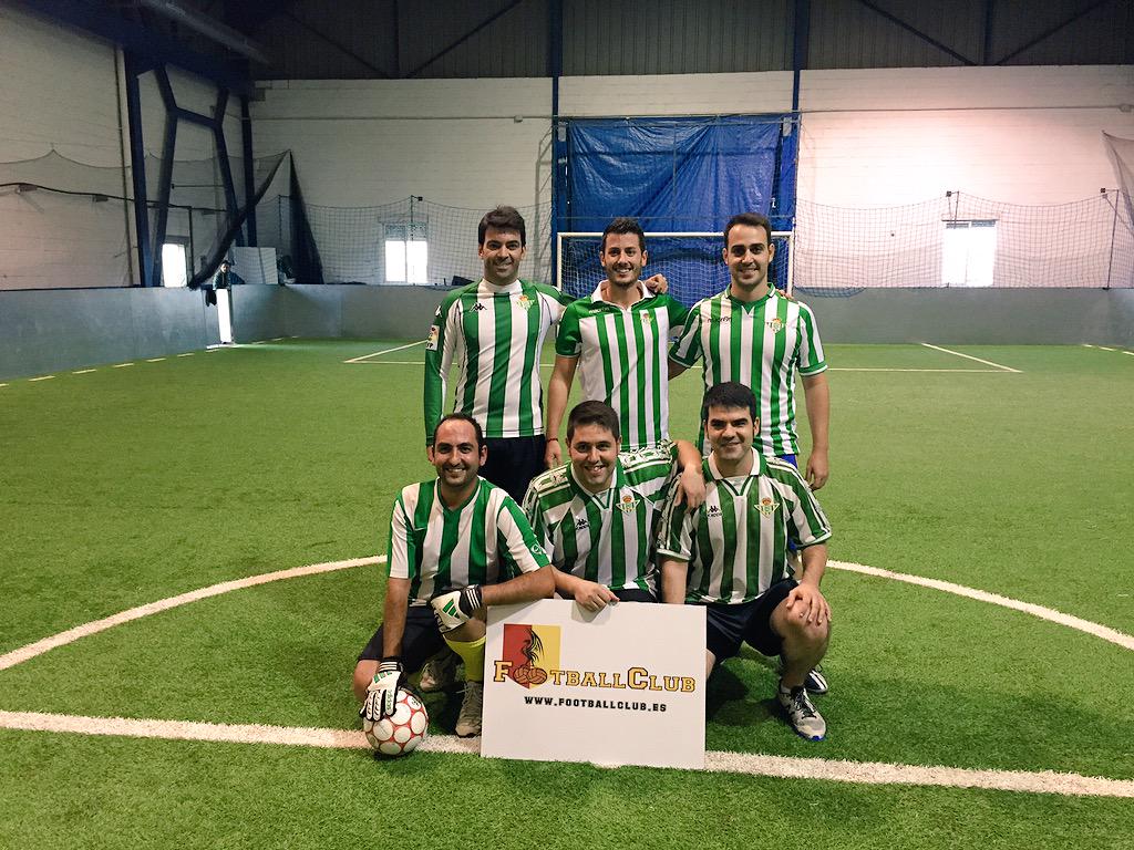 FootballClub_es's tweet photo. Los chicos de #InabensaFC en todo un derbi @SevillaFC va @RealBetis http://t.co/9ClPm6q5Fd