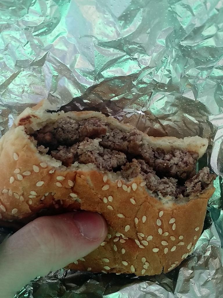 qharles's tweet photo. @em_clowndes I still don't understand it. I'm cleansing myself with a proper burger as I type. http://t.co/iHGogdDLdJ