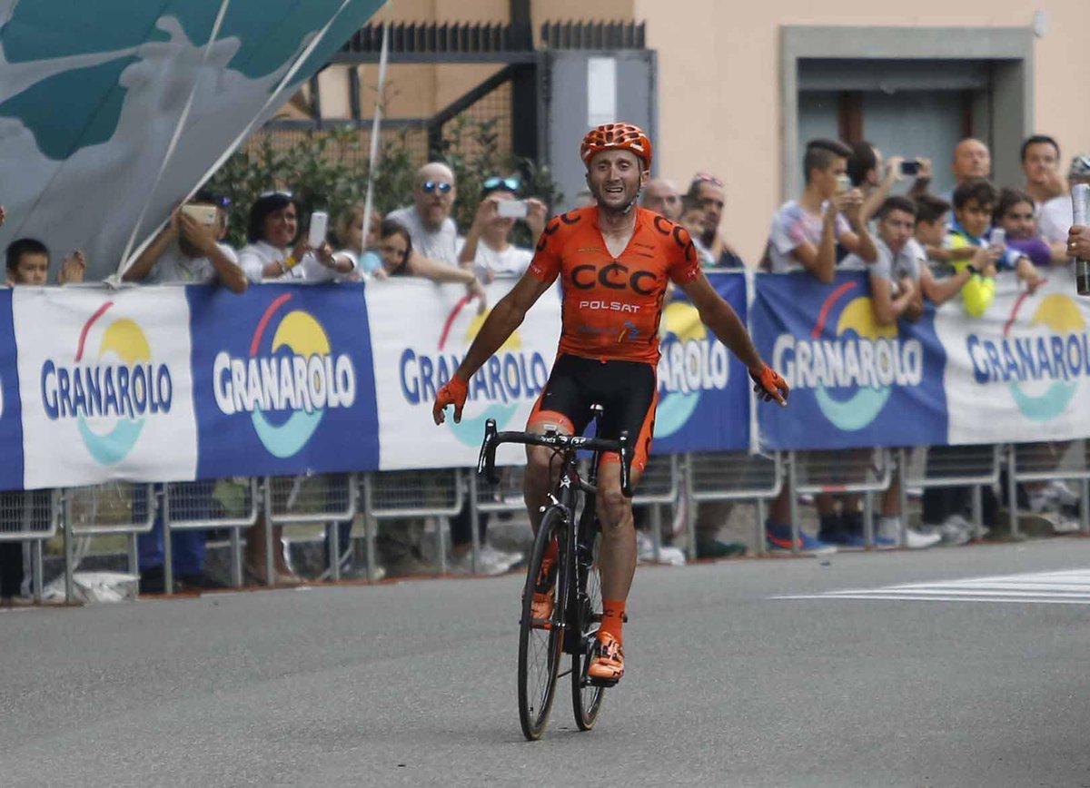sportmediaset's tweet photo. Ciclismo, Coppa Agostoni: Rebellin, a 44 anni, trionfa su Nibali 
> http://t.co/xXz5EWTAwB < http://t.co/pCetnf0pC0