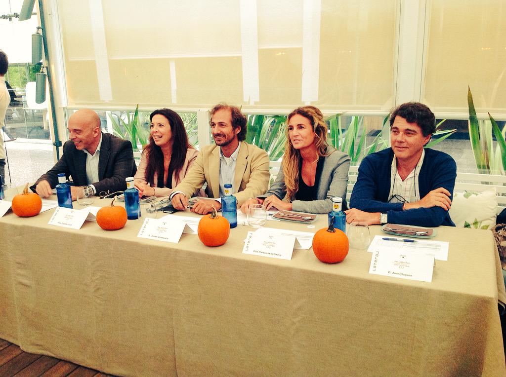 rest_lateral's tweet photo. Tenemos listo al jurado! Ellos serán los responsables de elegir el ganador de nuestro nuevo pincho #MiPinchoLTL http://t.co/gptpyhX4hY