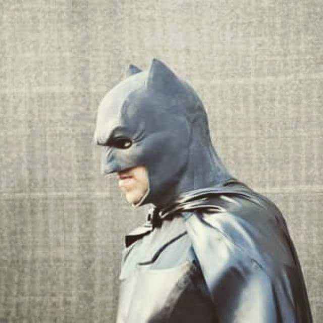 brucealbaidhani's tweet photo. #dubaibatman #mefcc #batfleck  @Empire_Movies  definitely going to watch #BatmanvSuperman  with my costume http://t.co/eR9e90pDar