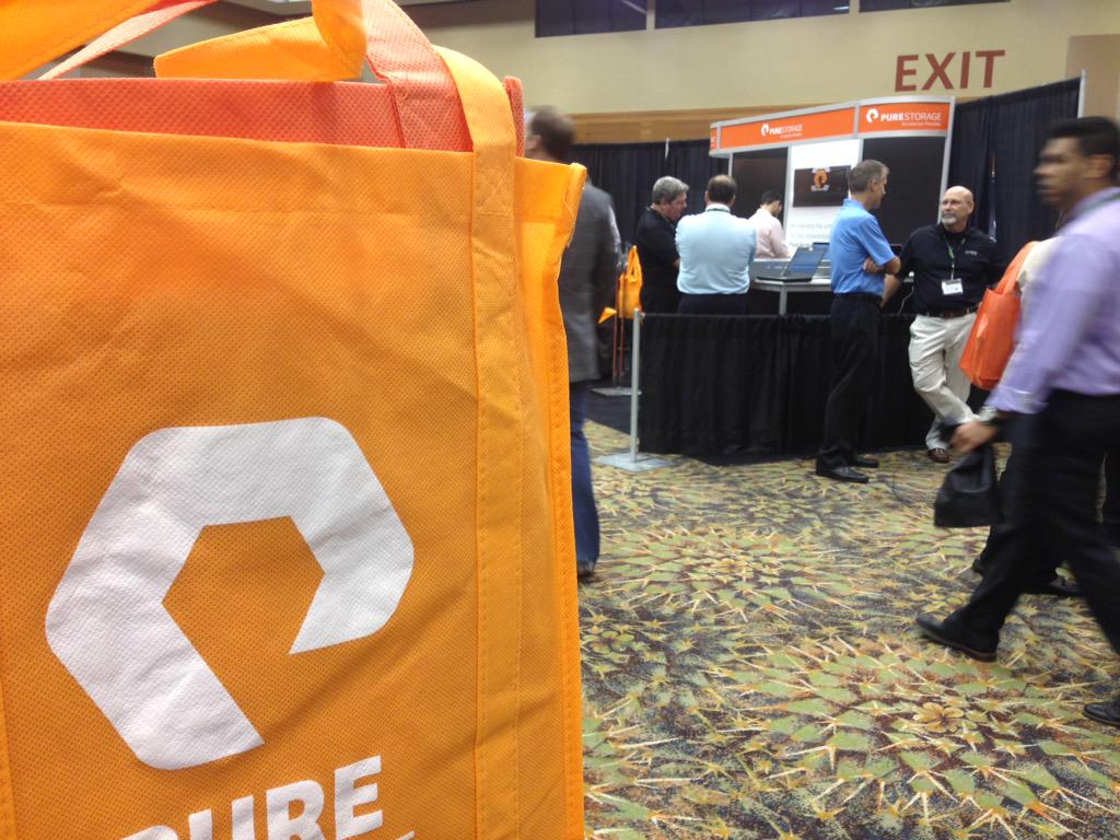 cStorHoots's tweet photo. Get a nice big bag of swag and learn the latest tech solutions #AZTechSummit #AZTS http://t.co/UXoh9IaLKu