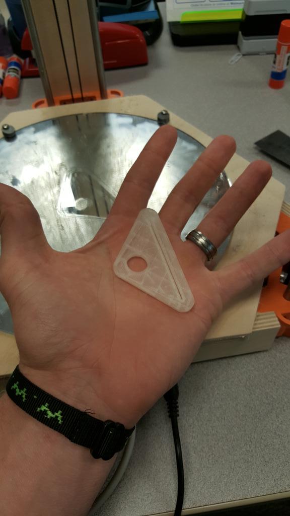 TLeipprandt's tweet photo. Checking out some 3D printing in Mr. Estelle's room. @EPBPLakers #hurontechtips #edtech http://t.co/wKCW0sIrfN