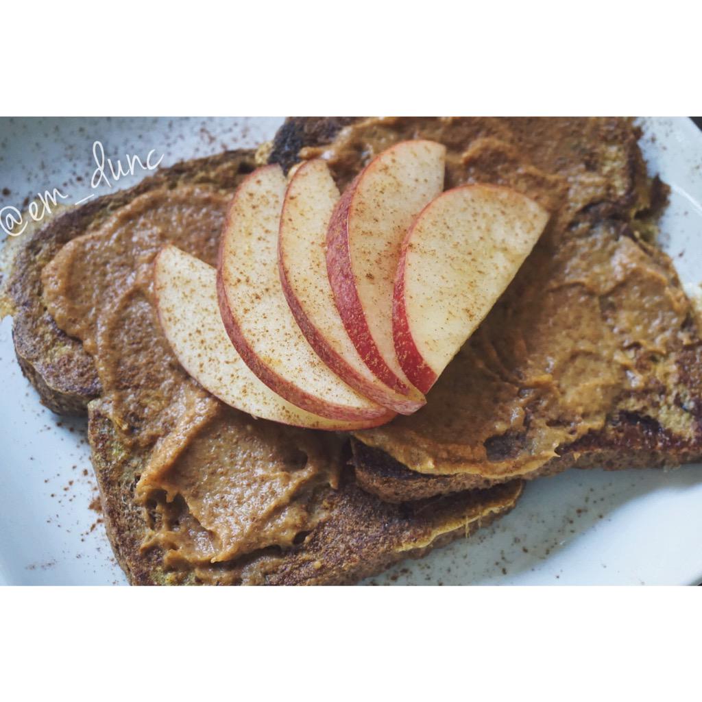 em_dunc's tweet photo. Pumpkin French toast w/ @PEScience snickerdoodle #SelectProtein ๐. Code EMILY for 30% off on http://t.co/yOrxhercTO ! http://t.co/7vwk6uuC73