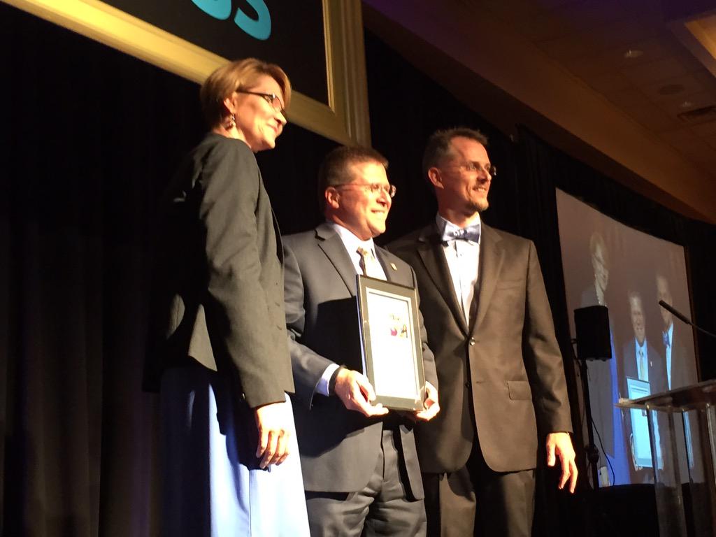 ArkansasFederal's tweet photo. AFCU being recognized as one of best places to work. Our President/CEO, Rodney, did some dancing! #bestplacesAR http://t.co/zvhuQdn2tC