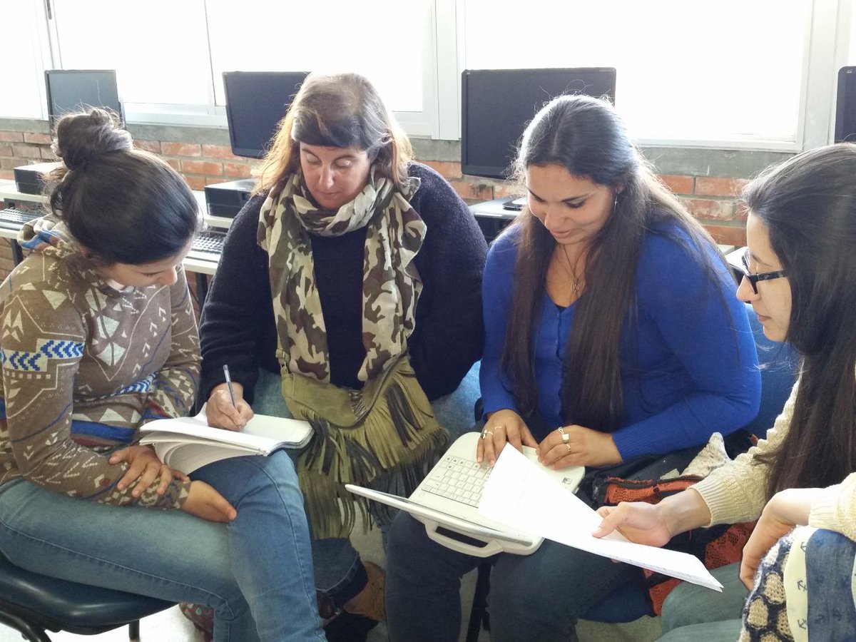 CabreraBorges's tweet photo. @FormacionTDCFE Pensamos nuevos desafíos nuevas estrategias... http://t.co/n9EWBufhDP