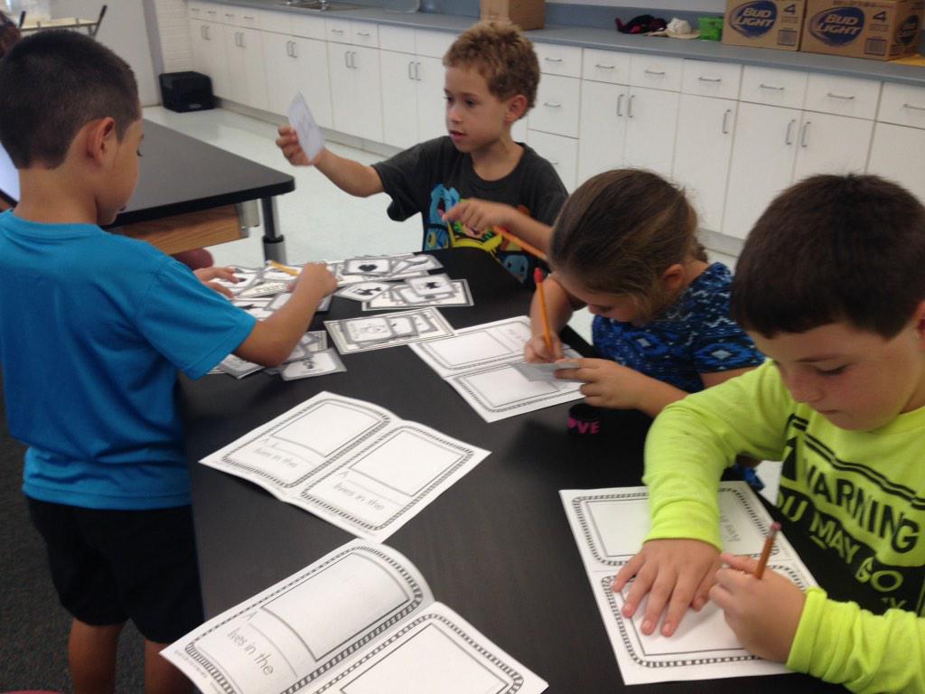 PineIslandElem's tweet photo. 2nd graders classifying animals in their habitat in STEAM class! #waycoolscience http://t.co/VT6lIAmlhy